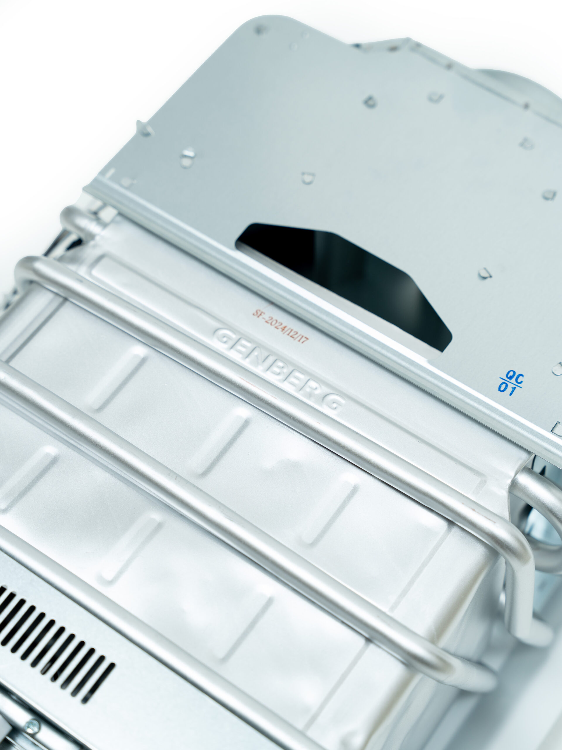 Газовая колонка GENBERG 614.01 NЕО 14 л. Черная